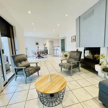 Dom wakacyjny Maison T2 De 70 M2 Avec Jardin Et Veranda Rignac (Aveyron)