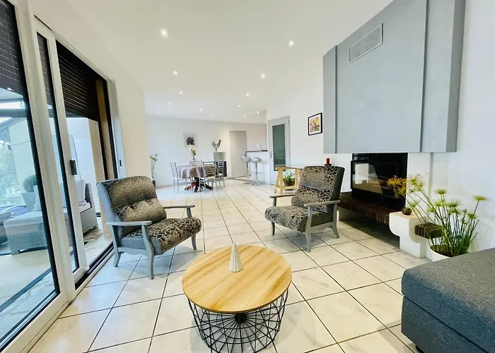 Dom wakacyjny Maison T2 De 70 M2 Avec Jardin Et Veranda Rignac (Aveyron)